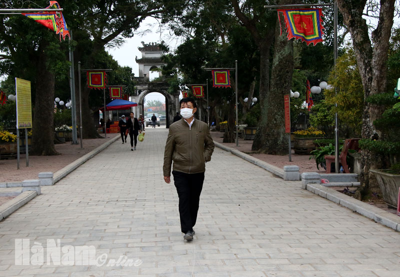 Lượng khách đến đền Trần Thương giảm hơn 50 so với mọi năm